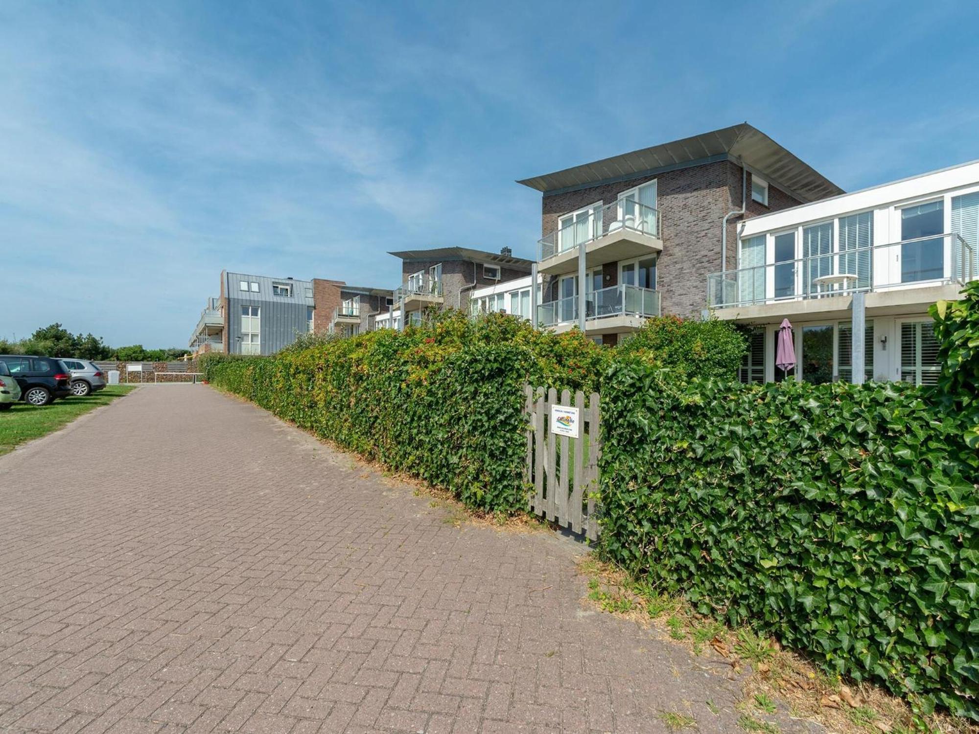 Beachside Apartment At Foot Of Dunes Каллантсог Экстерьер фото